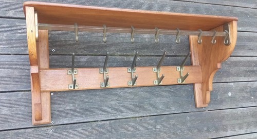 Ancien porte manteaux
