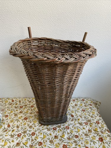 Ancien panier hotte osier - en,