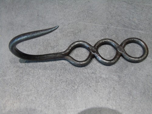 Ancien crochet pendoir fer